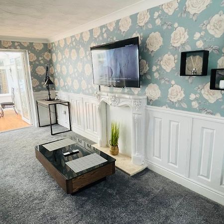 Alder House - A Modern Vibrant 4 Bedroom House Marston Green Exterior foto