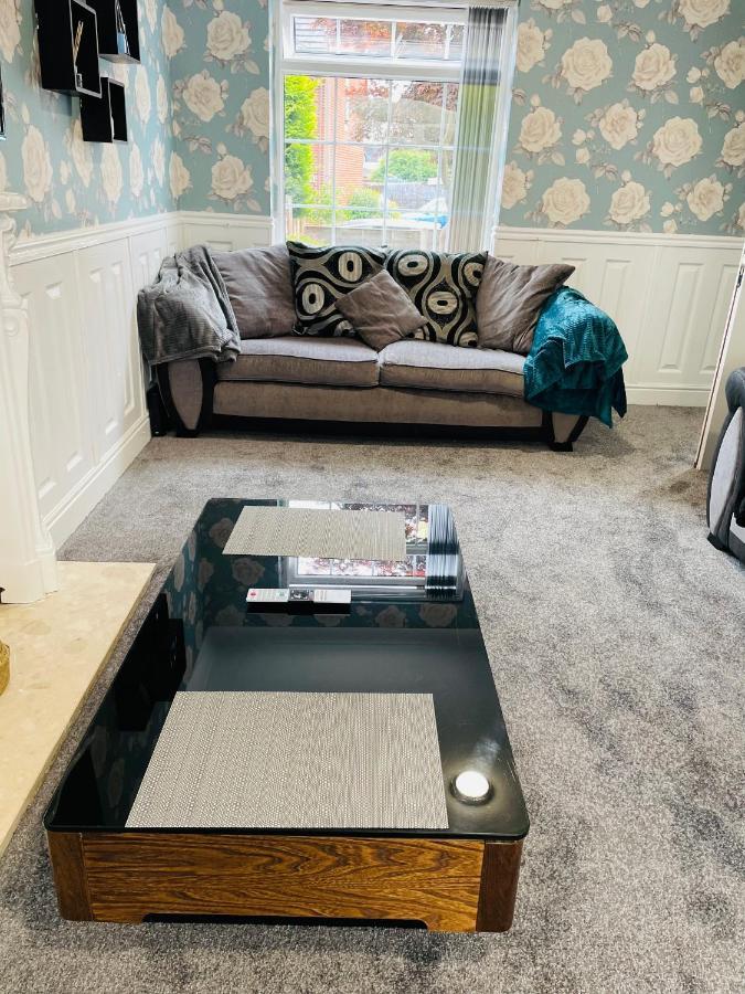 Alder House - A Modern Vibrant 4 Bedroom House Marston Green Exterior foto